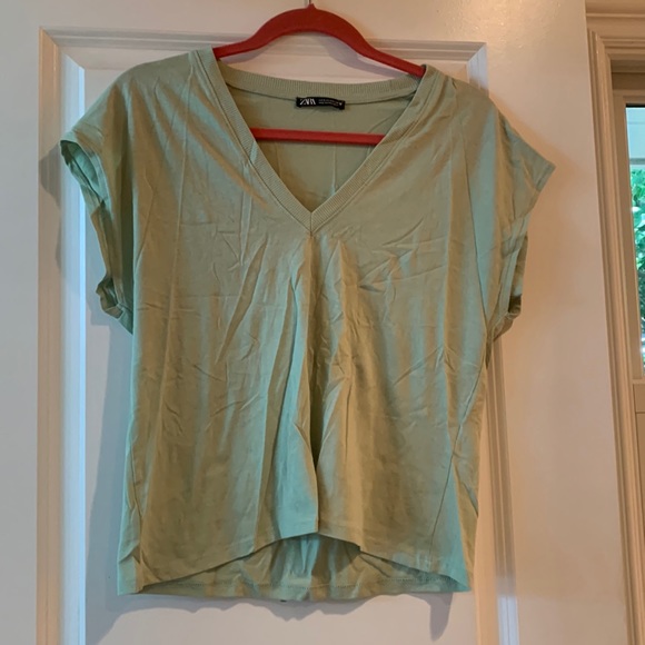 Zara V-neck t shirt in light green! Size small! Never worn! - Picture 4 of 6